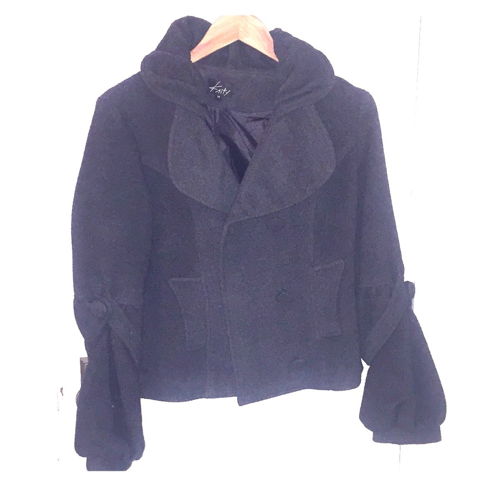 Gray short coat with sleeve and collar detail